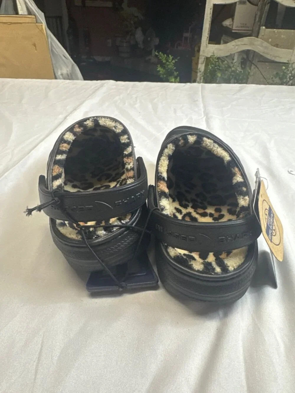 rugged shark girls size 2 water active lifestyle black with cheetah print insid